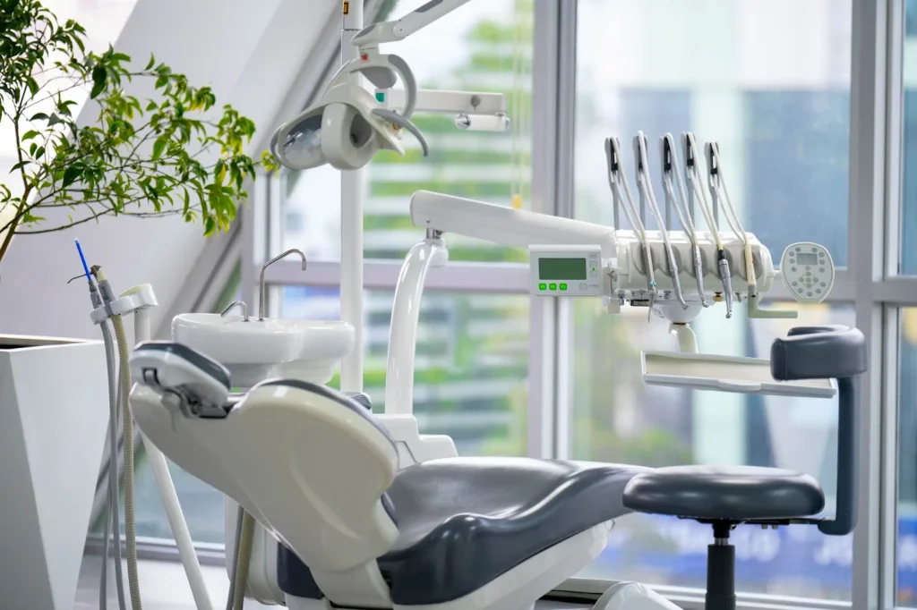 دندانپزشکی در رشت | مطب دندانپزشکی دکتر دشت بزرگی با خدمات عالی